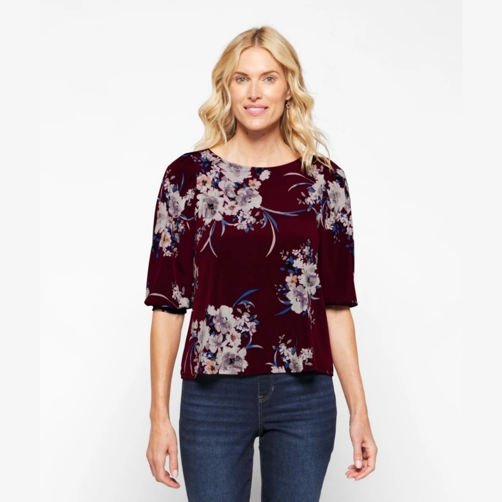 NWT Flowy BEACON Faine 3/4 Sleeve V-neck Floral Knit Top